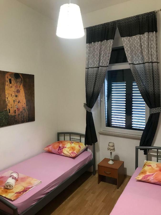 Epicenter Apartments Split Bagian luar foto